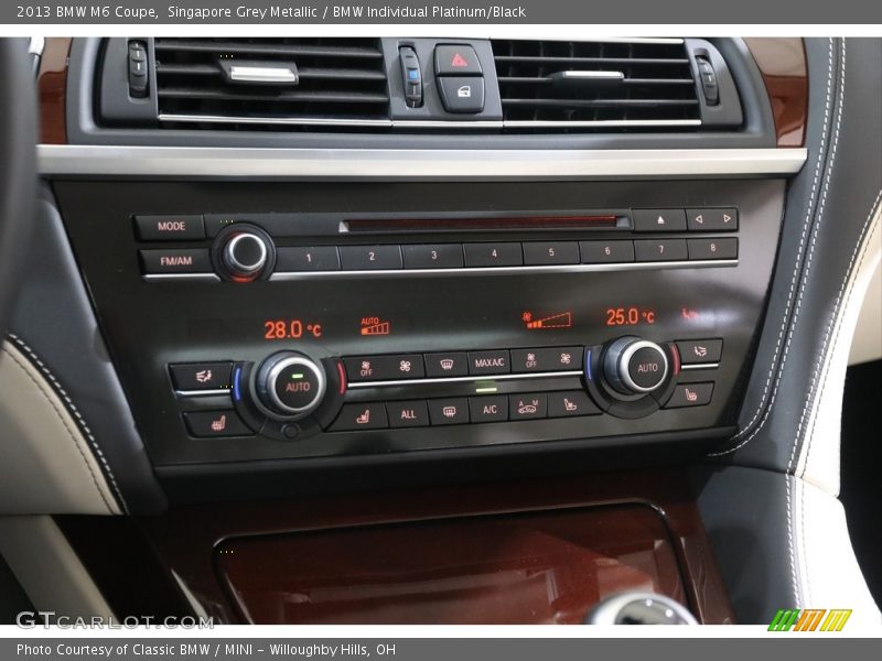 Singapore Grey Metallic / BMW Individual Platinum/Black 2013 BMW M6 Coupe