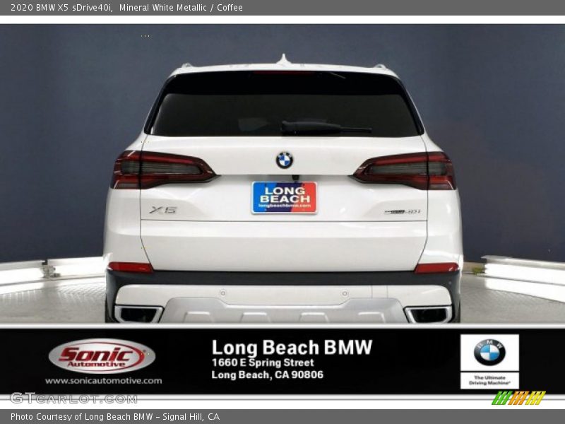 Mineral White Metallic / Coffee 2020 BMW X5 sDrive40i