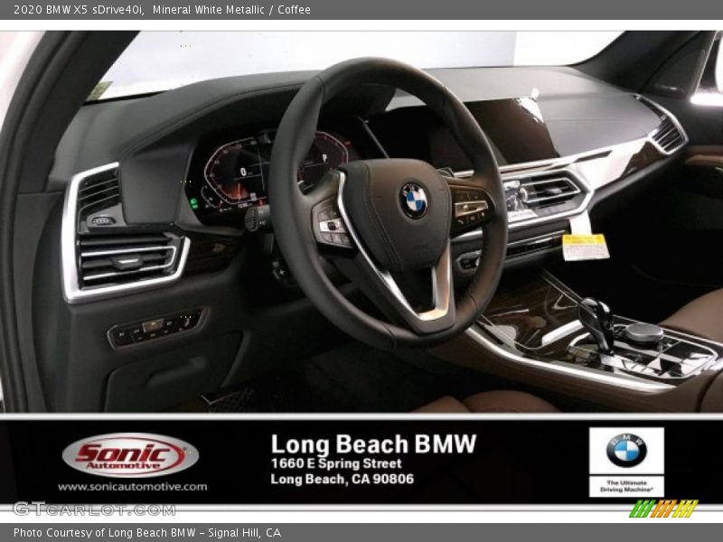 Mineral White Metallic / Coffee 2020 BMW X5 sDrive40i