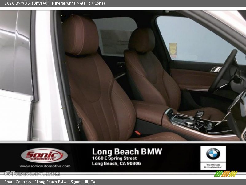 Mineral White Metallic / Coffee 2020 BMW X5 sDrive40i