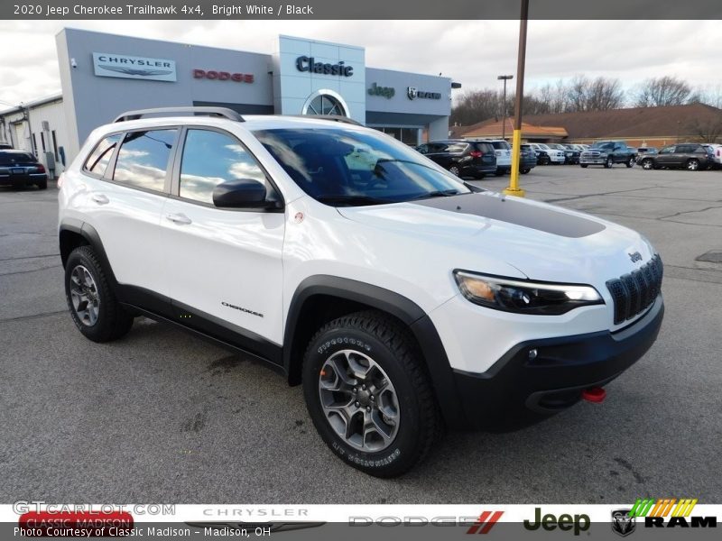 Bright White / Black 2020 Jeep Cherokee Trailhawk 4x4