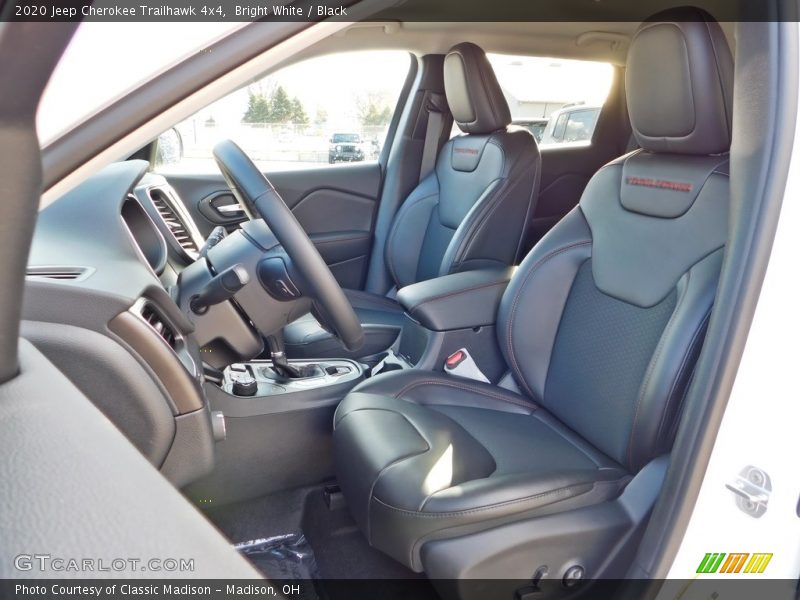 Bright White / Black 2020 Jeep Cherokee Trailhawk 4x4