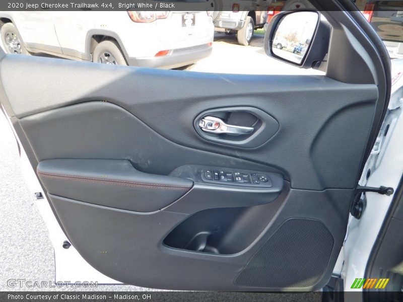 Bright White / Black 2020 Jeep Cherokee Trailhawk 4x4