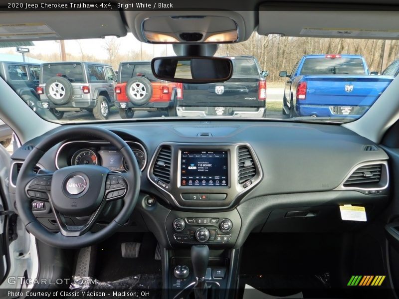 Bright White / Black 2020 Jeep Cherokee Trailhawk 4x4