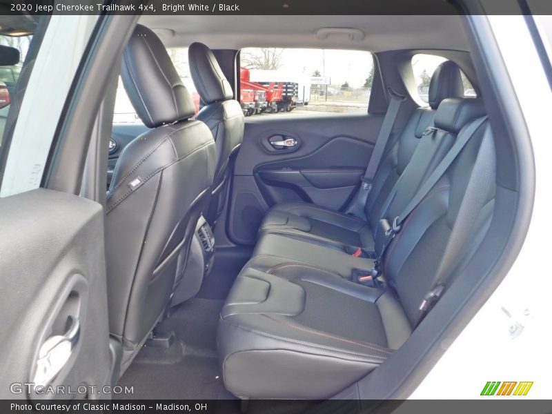 Bright White / Black 2020 Jeep Cherokee Trailhawk 4x4