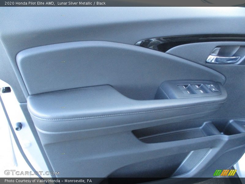 Lunar Silver Metallic / Black 2020 Honda Pilot Elite AWD