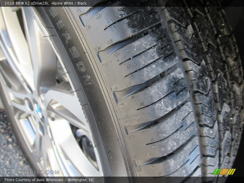 Alpine White / Black 2019 BMW X2 sDrive28i