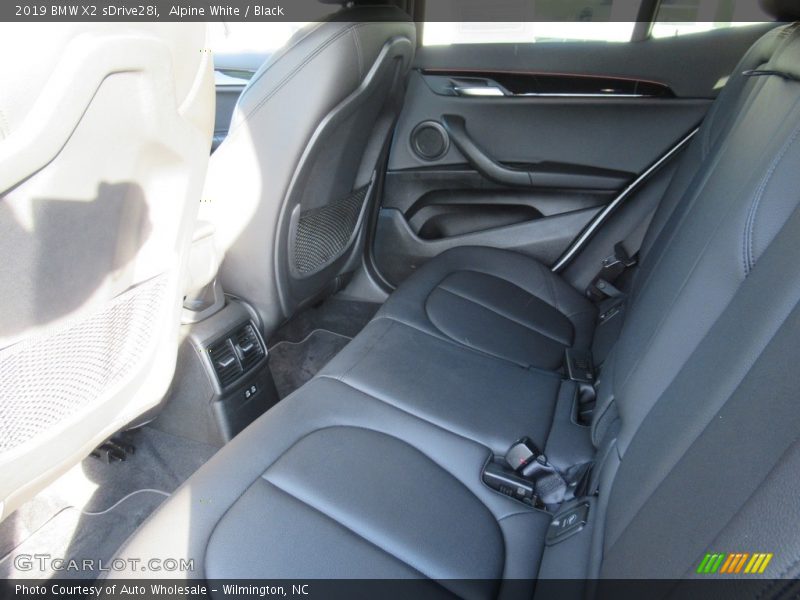 Alpine White / Black 2019 BMW X2 sDrive28i