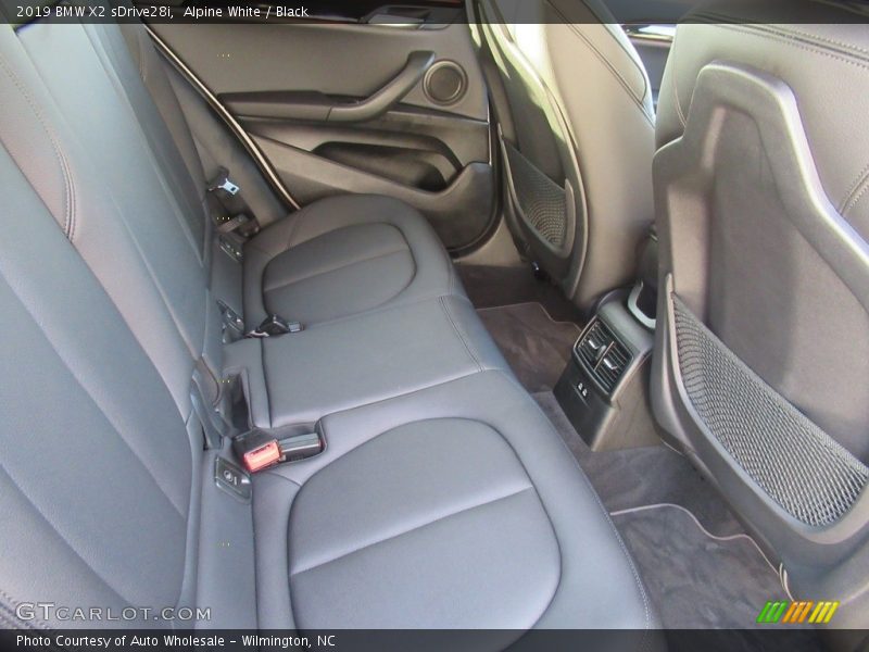 Alpine White / Black 2019 BMW X2 sDrive28i