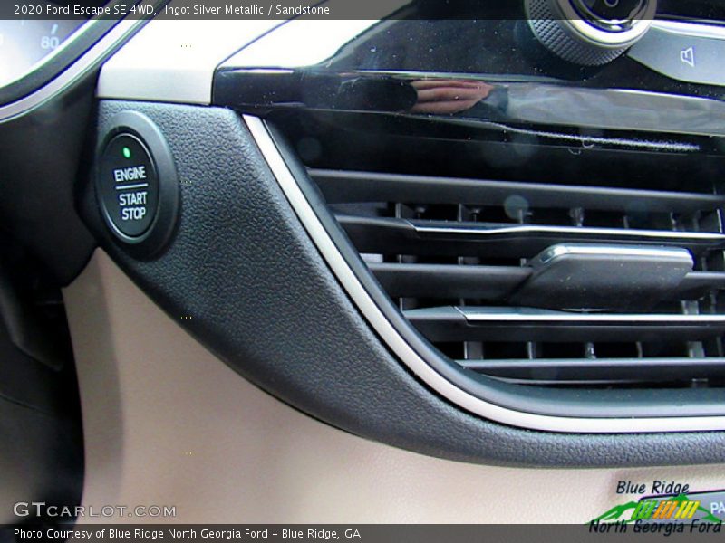 Ingot Silver Metallic / Sandstone 2020 Ford Escape SE 4WD