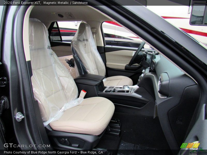 Magnetic Metallic / Sandstone 2020 Ford Explorer XLT