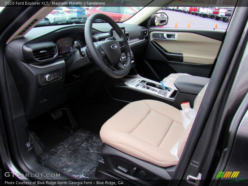 Magnetic Metallic / Sandstone 2020 Ford Explorer XLT