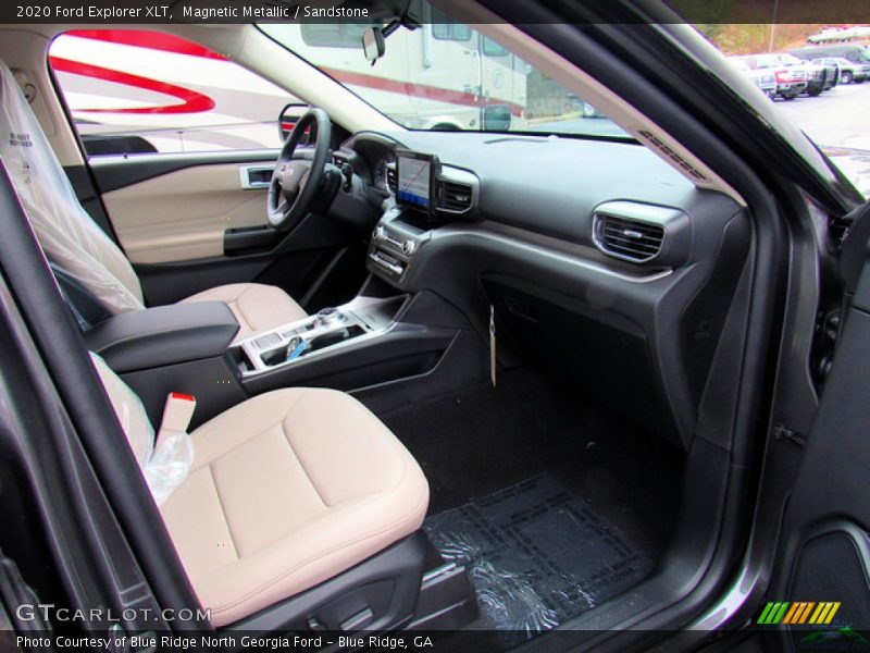 Magnetic Metallic / Sandstone 2020 Ford Explorer XLT