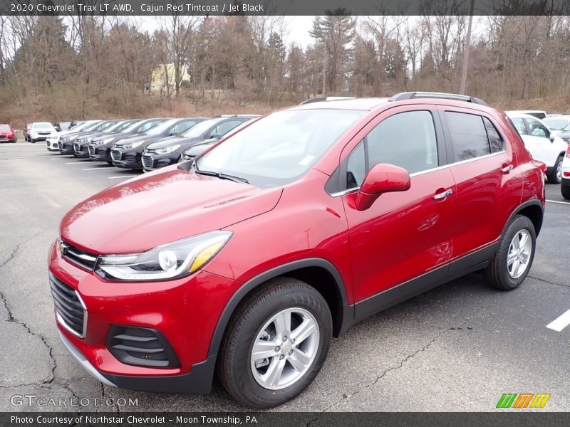 Front 3/4 View of 2020 Trax LT AWD