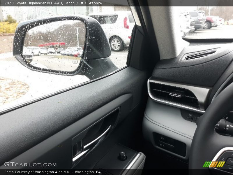 Moon Dust / Graphite 2020 Toyota Highlander XLE AWD