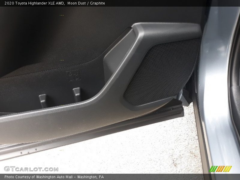 Moon Dust / Graphite 2020 Toyota Highlander XLE AWD