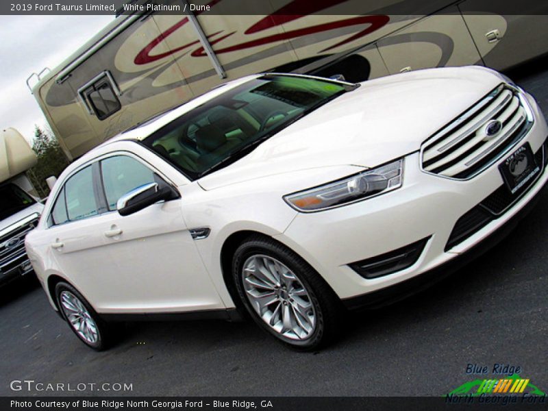 White Platinum / Dune 2019 Ford Taurus Limited