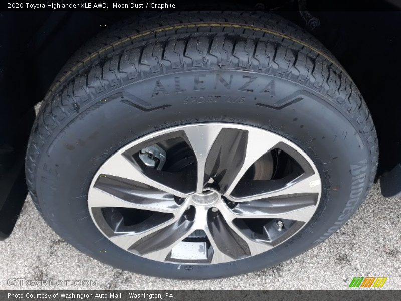 Moon Dust / Graphite 2020 Toyota Highlander XLE AWD