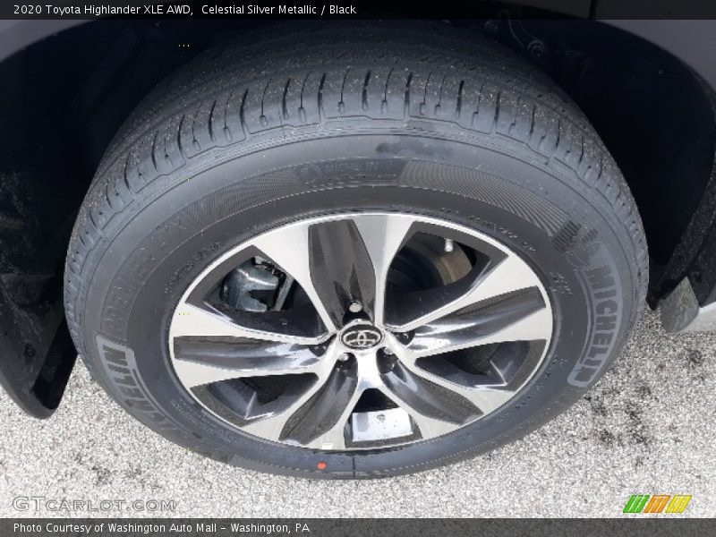 Celestial Silver Metallic / Black 2020 Toyota Highlander XLE AWD