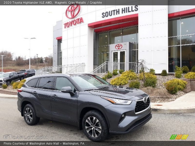 Magnetic Gray Metallic / Graphite 2020 Toyota Highlander XLE AWD