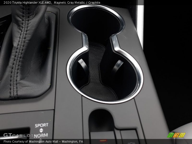 Magnetic Gray Metallic / Graphite 2020 Toyota Highlander XLE AWD