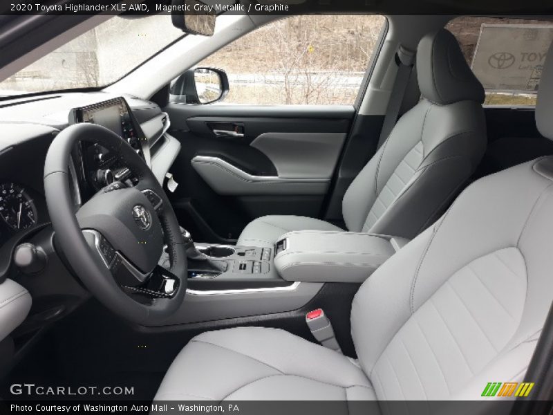 Magnetic Gray Metallic / Graphite 2020 Toyota Highlander XLE AWD