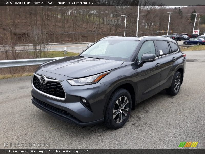 Magnetic Gray Metallic / Graphite 2020 Toyota Highlander XLE AWD