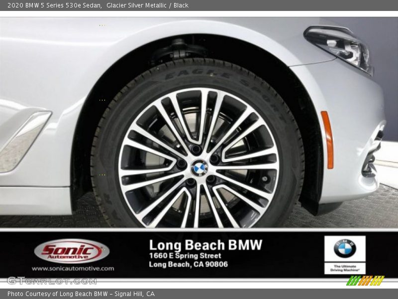 Glacier Silver Metallic / Black 2020 BMW 5 Series 530e Sedan