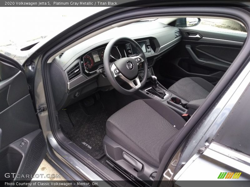 Platinum Gray Metallic / Titan Black 2020 Volkswagen Jetta S