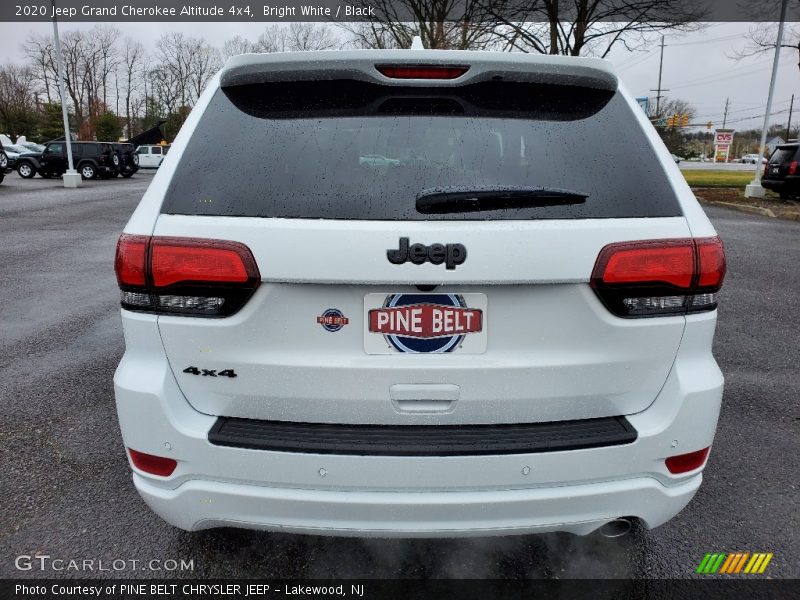 Bright White / Black 2020 Jeep Grand Cherokee Altitude 4x4