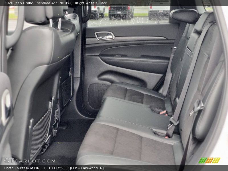 Bright White / Black 2020 Jeep Grand Cherokee Altitude 4x4