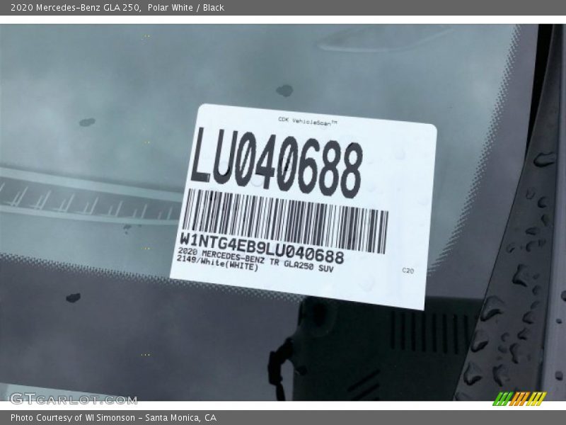 Polar White / Black 2020 Mercedes-Benz GLA 250
