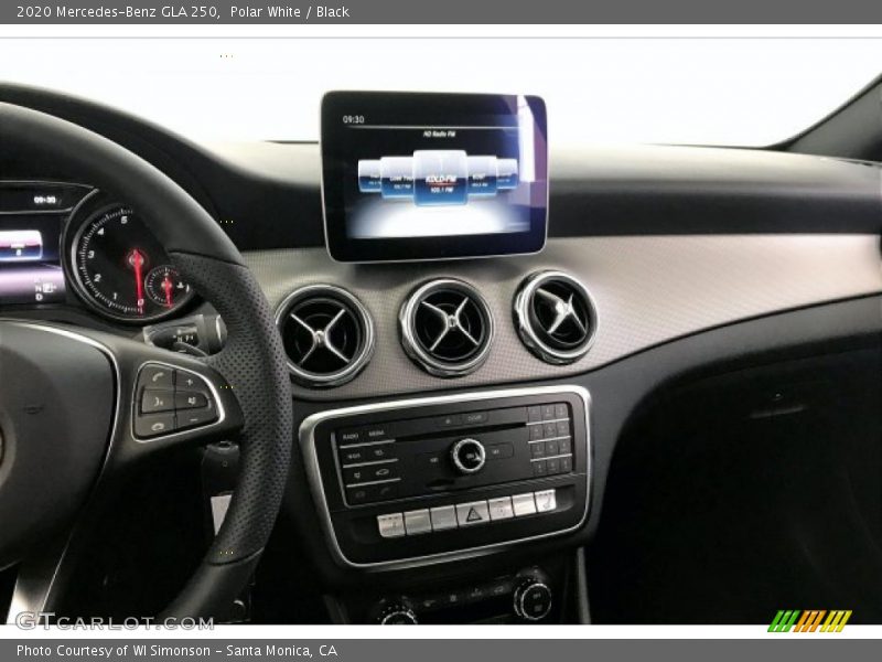 Polar White / Black 2020 Mercedes-Benz GLA 250