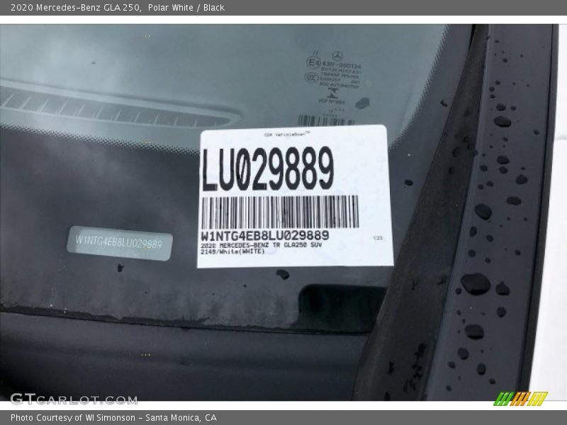Polar White / Black 2020 Mercedes-Benz GLA 250