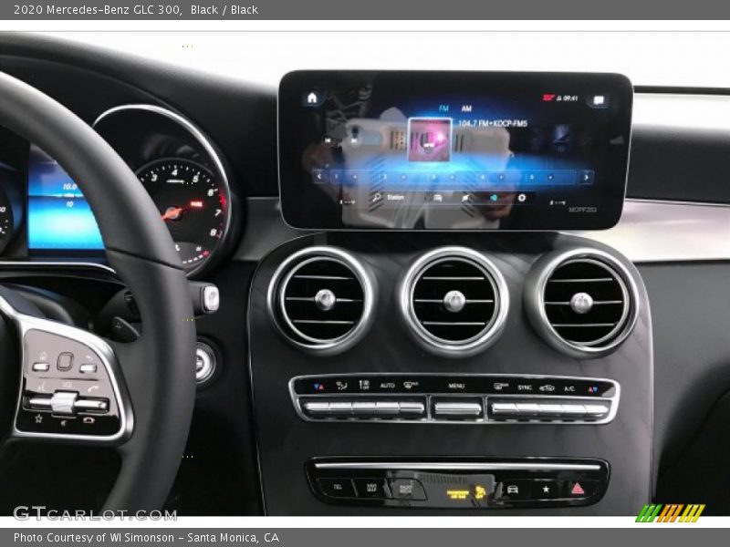 Black / Black 2020 Mercedes-Benz GLC 300