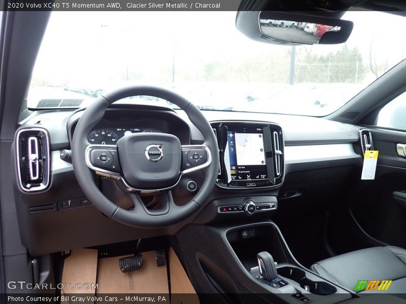 Dashboard of 2020 XC40 T5 Momentum AWD