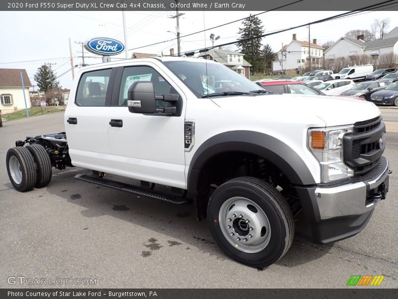 Front 3/4 View of 2020 F550 Super Duty XL Crew Cab 4x4 Chassis