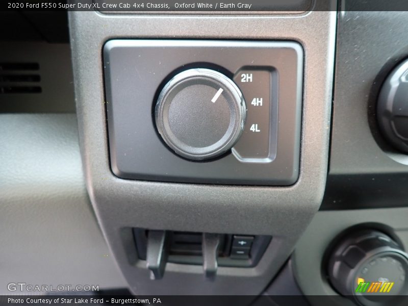 Oxford White / Earth Gray 2020 Ford F550 Super Duty XL Crew Cab 4x4 Chassis