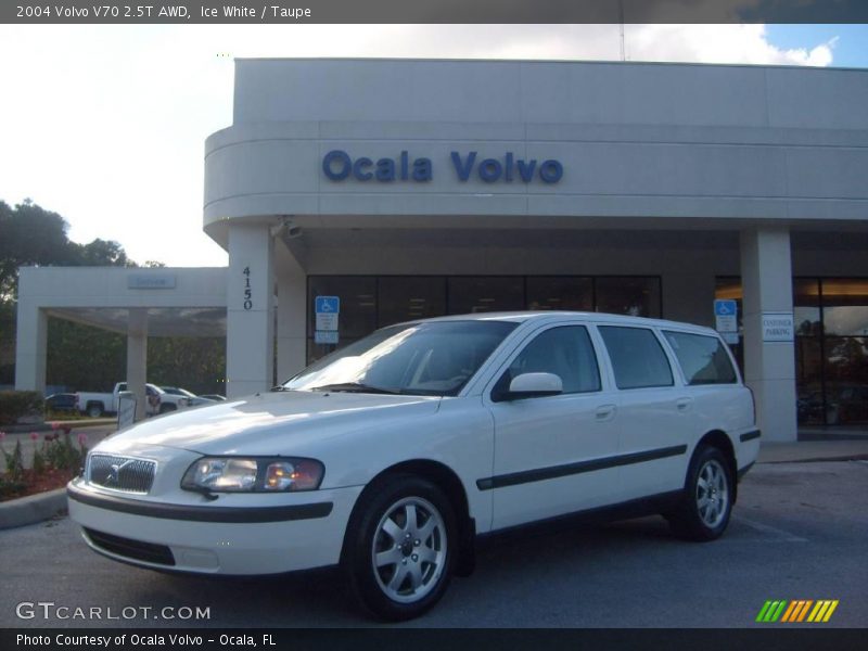 Ice White / Taupe 2004 Volvo V70 2.5T AWD