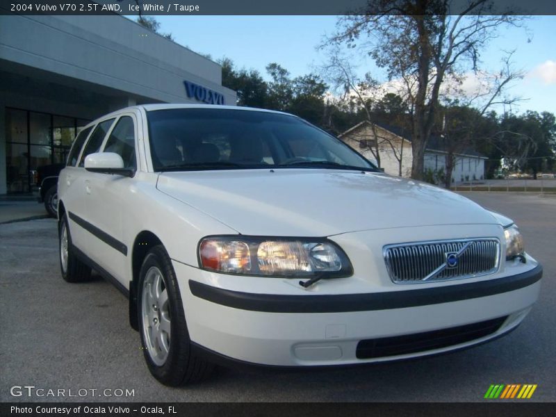 Ice White / Taupe 2004 Volvo V70 2.5T AWD