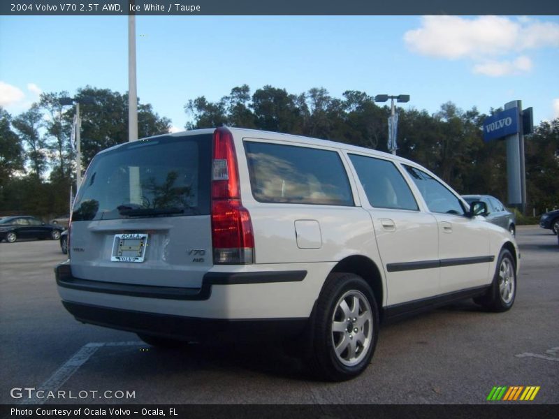 Ice White / Taupe 2004 Volvo V70 2.5T AWD
