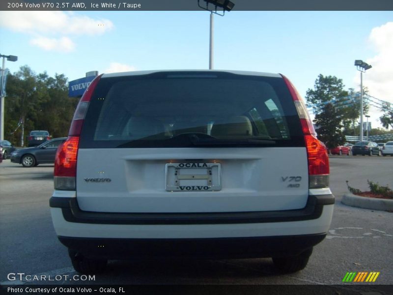 Ice White / Taupe 2004 Volvo V70 2.5T AWD