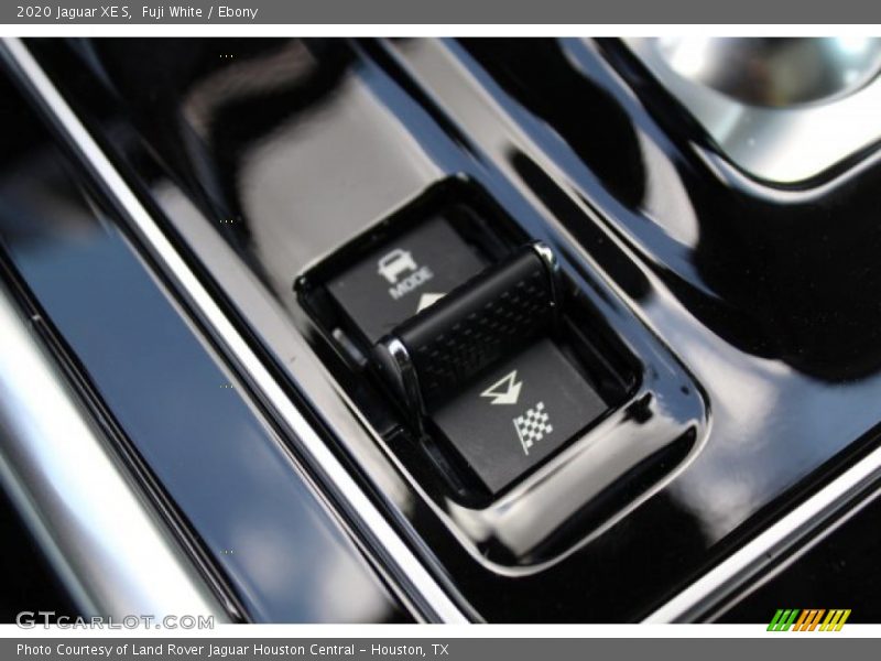 Fuji White / Ebony 2020 Jaguar XE S