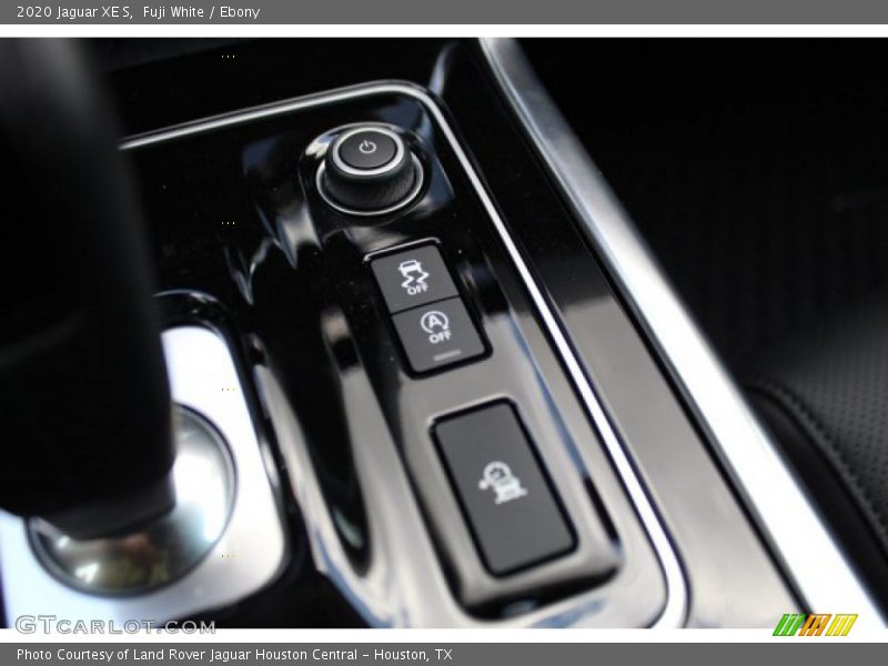 Fuji White / Ebony 2020 Jaguar XE S