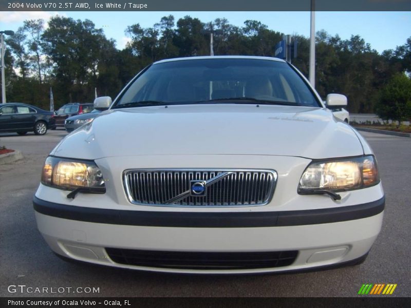 Ice White / Taupe 2004 Volvo V70 2.5T AWD