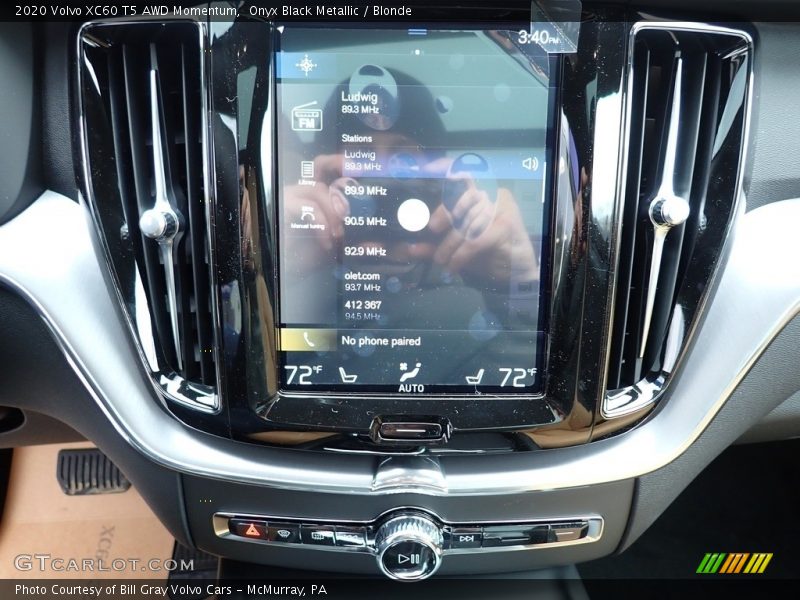 Onyx Black Metallic / Blonde 2020 Volvo XC60 T5 AWD Momentum