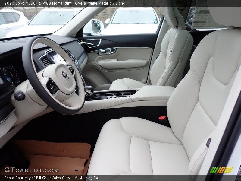 Crystal White Metallic / Blond 2020 Volvo XC90 T5 AWD Momentum