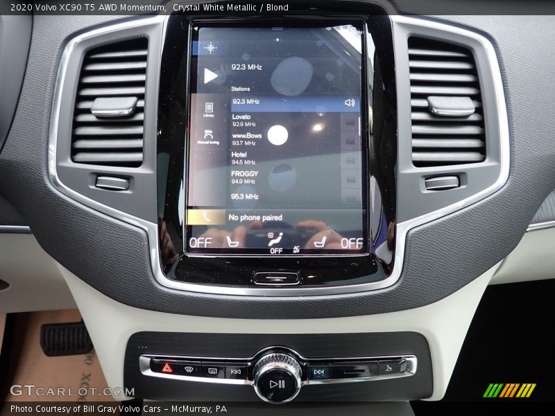 Crystal White Metallic / Blond 2020 Volvo XC90 T5 AWD Momentum