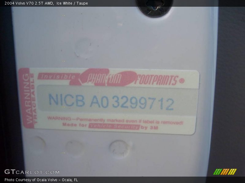 Ice White / Taupe 2004 Volvo V70 2.5T AWD