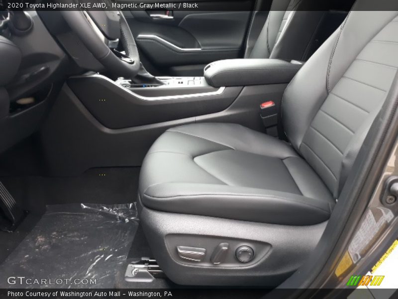 Magnetic Gray Metallic / Black 2020 Toyota Highlander XLE AWD